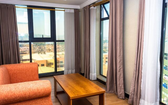 Tropical Plaza Apartments