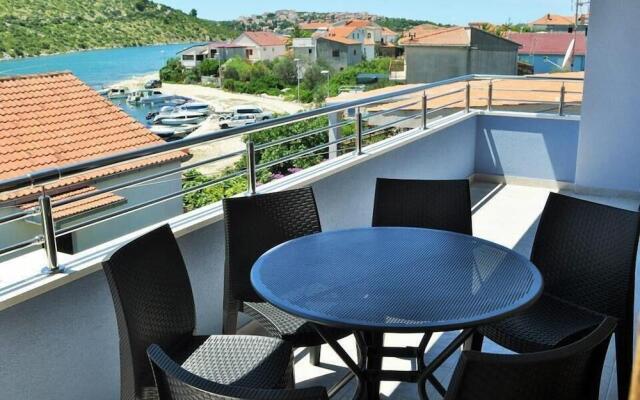 Apartments Zora 1629