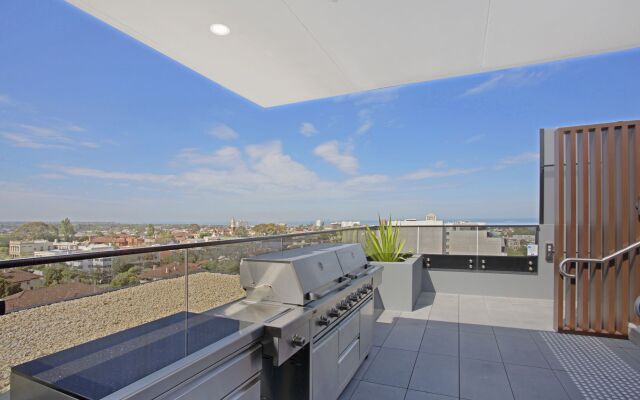 2BR Apt Wifi Infinity Pool St Kilda