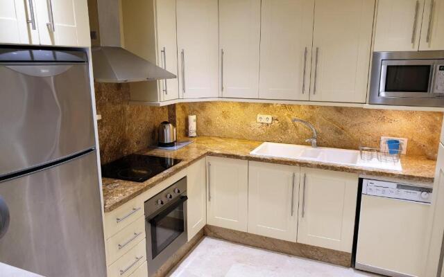 Spacious 3 Bedroom 2nd Line Beach Apartment Marbella Center