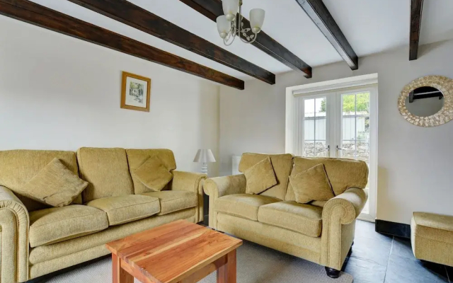 Modern Holiday Home in Lydstep With Fenced Garden