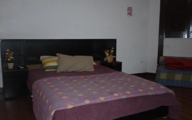 Hostal Cotroneo