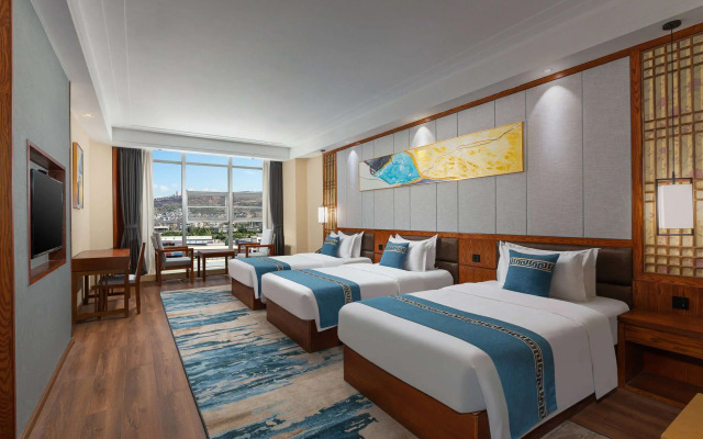 Days Hotel by Wyndham Dali High-speed Railway Station