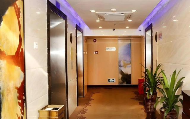 Sun Island Holiday Hotel