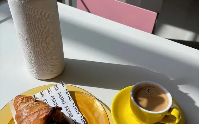 2060 The Newton Hostel & Market