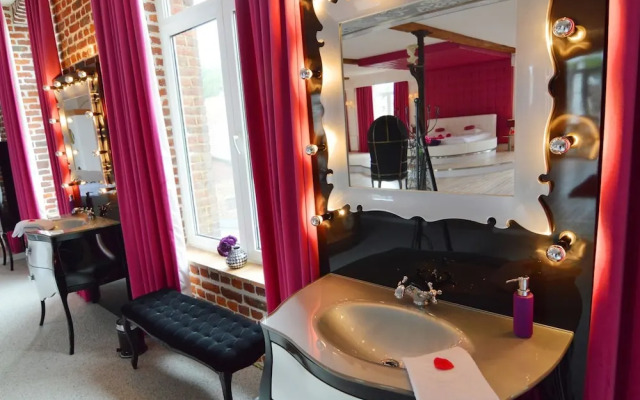 Lush Apartment with Sauna, Hot Tub, Mountain Views in Ensival