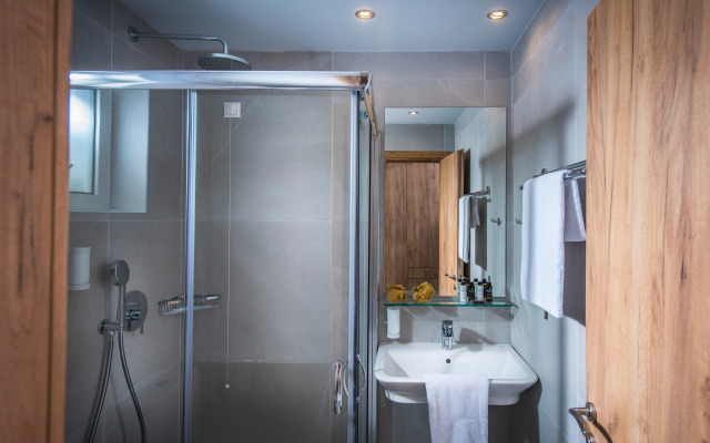 Mistral Mare Hotel
