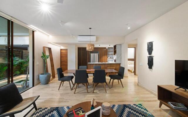 103 Cozy apartment with private terrace 2 br 2 ba