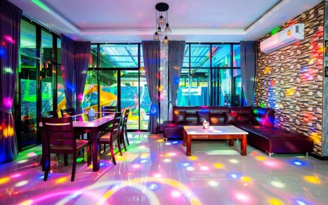 Grand Prix Pool Villa