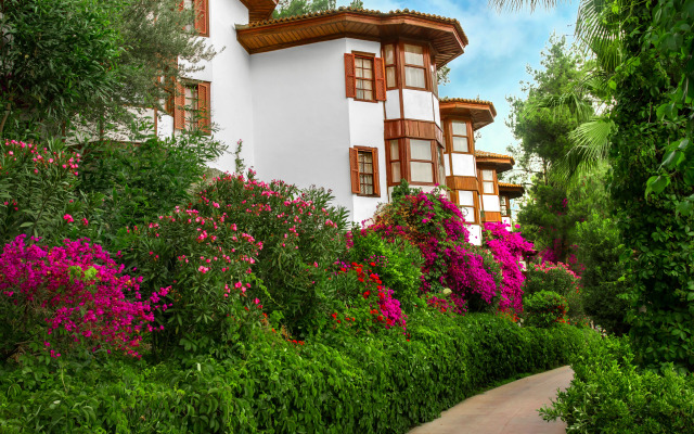 Отель Club & Hotel Letoonia