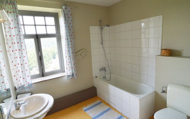 Lovely Child-friendly Holiday Home in Verlaine-sur-ourthe