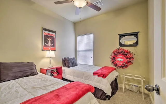 Fayetteville Apt by Univ of Arkansas Campus!