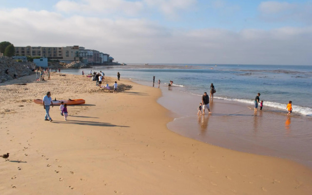 Monterey Bay Inn