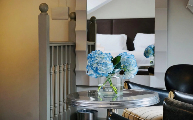 Tophams Hotel