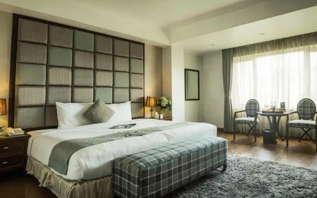 Rising Dragon Haven Hotel