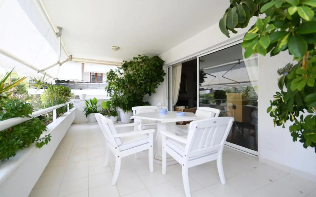 Luxury Apartment Demokratias