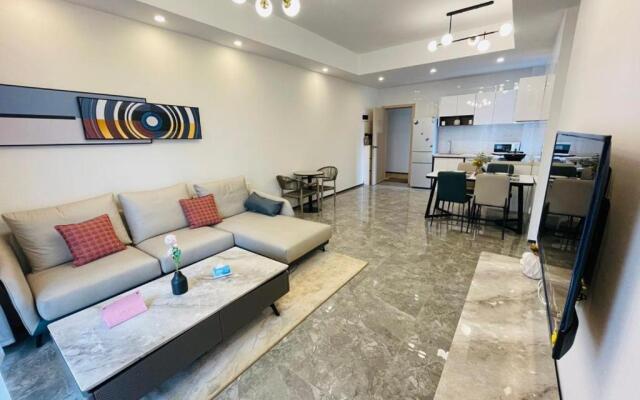 Elizabeth Golf Apartment