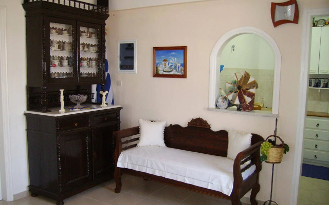 Hotel Thira