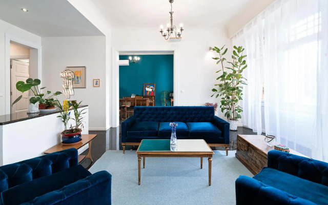 Spacious & Artistic Retro 2 Bedrooms Apt + SAUNA