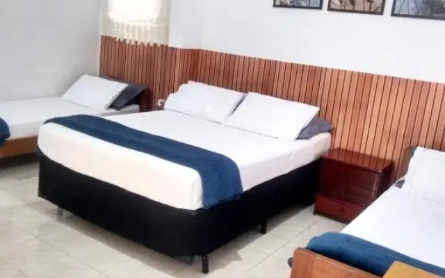 Hostel Rosa de Saron