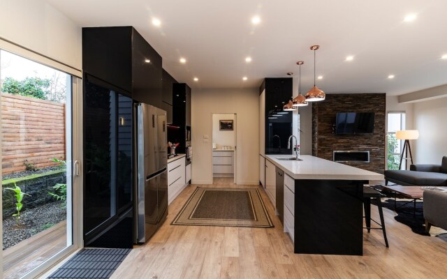Elegant and Stylish Retreat in Leafy Epsom