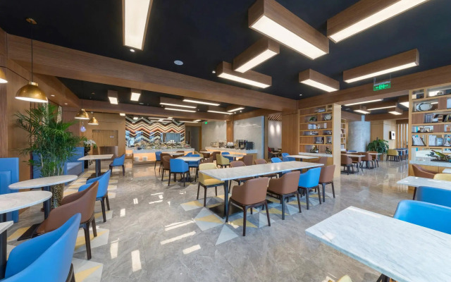 Holiday Inn Express Qingdao Chengyang Central