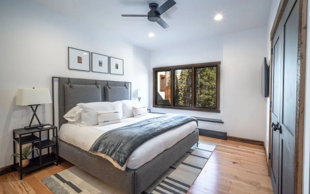 Winterleaf 4 Bedroom Home by RedAwning