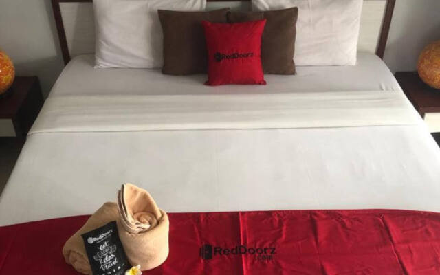 RedDoorz near Jimbaran Beach 2