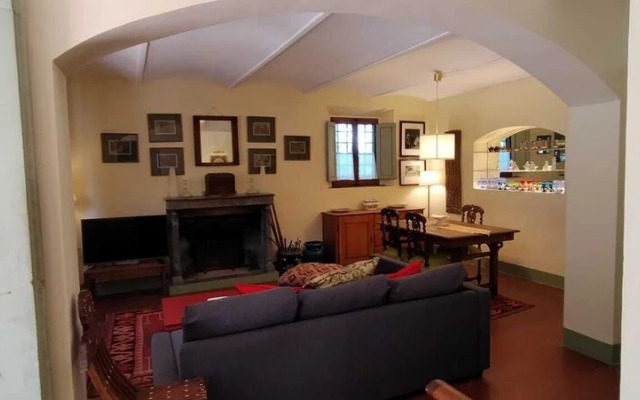 Charming 8-bed Villa in Certaldo