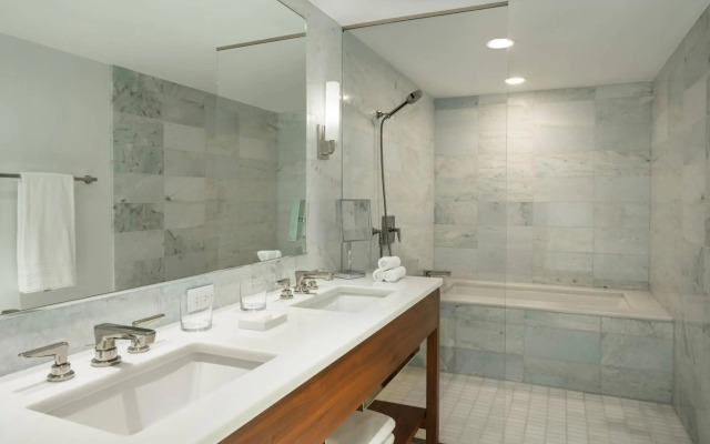 The Ritz-Carlton Residences, Waikiki Beach