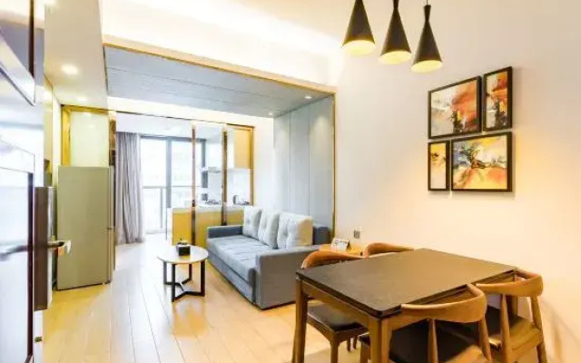 D House International Service Apartment