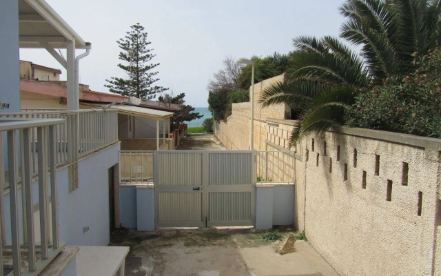 Come In Sicily - Beachfront House