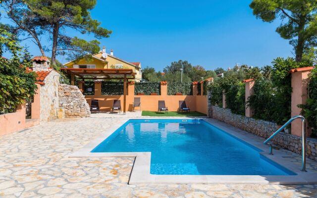 Awesome Home in Jadrija With Wifi and 2 Bedrooms