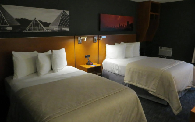 Travelodge by Wyndham Edmonton West