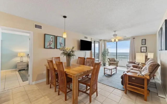 Romar Place 305