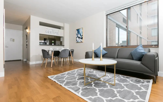 Finest Luxury 1 Bedroom Apartment