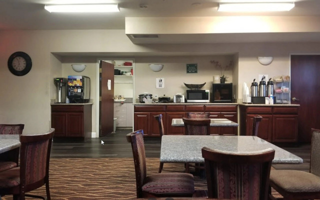 Portland Suites Airport East