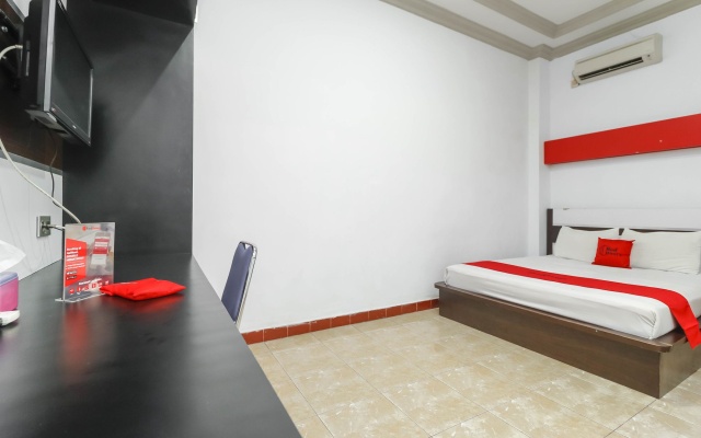 RedDoorz @ Jembatan Megawati – Guest Rooms – Manado