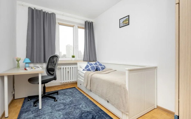 Apartment With Three Bedrooms by Renters