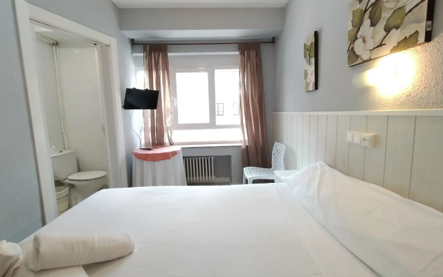 Hostal Albero by gaiarooms