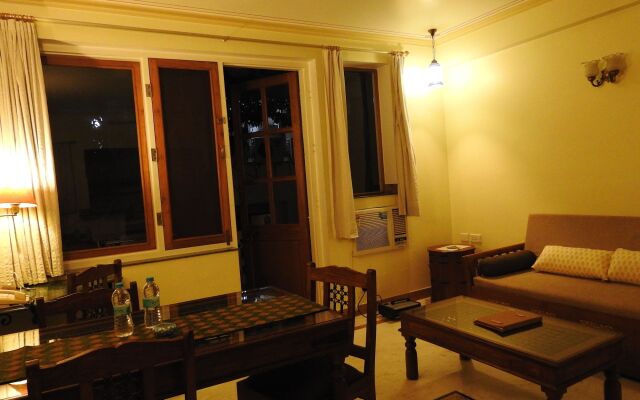 Om Niwas Suite Hotel