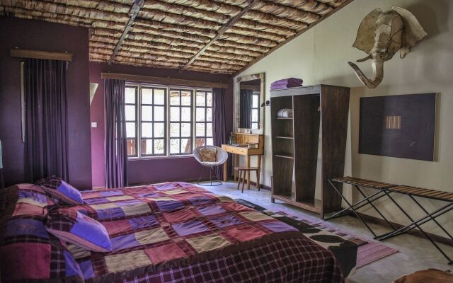 Hatari Lodge