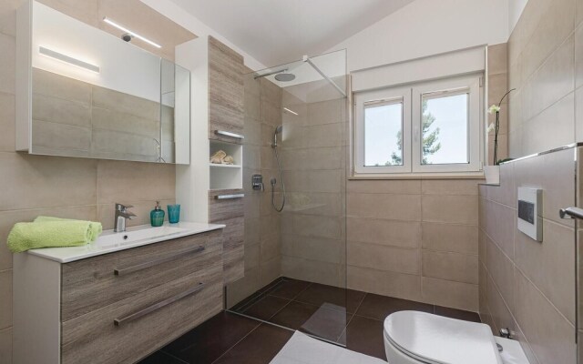 Awesome Home in Krnica with Hot Tub, WiFi & 3 Bedrooms