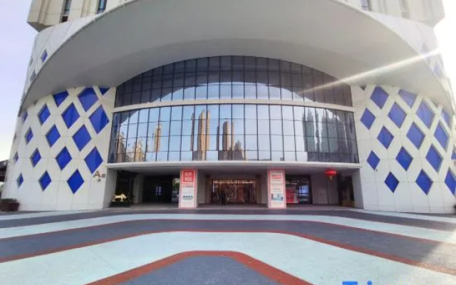 Fengwo Hotel (Xinyang High-speed Railway Station East Station) – Exterior – Xinyang