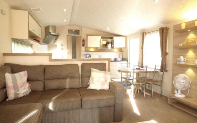 Willows 18 at Southview Leisure Park