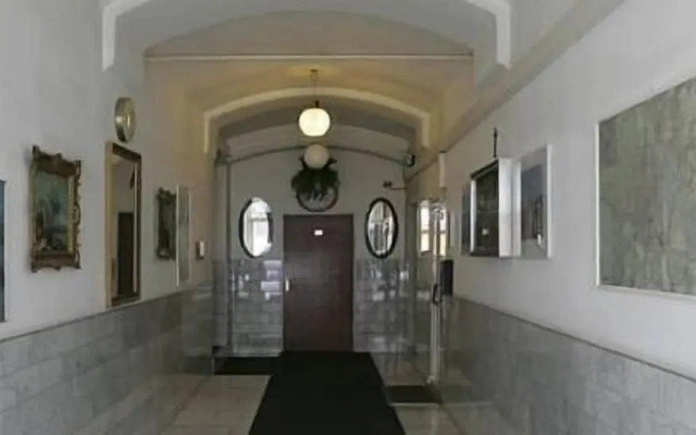 Hotel Cyrus
