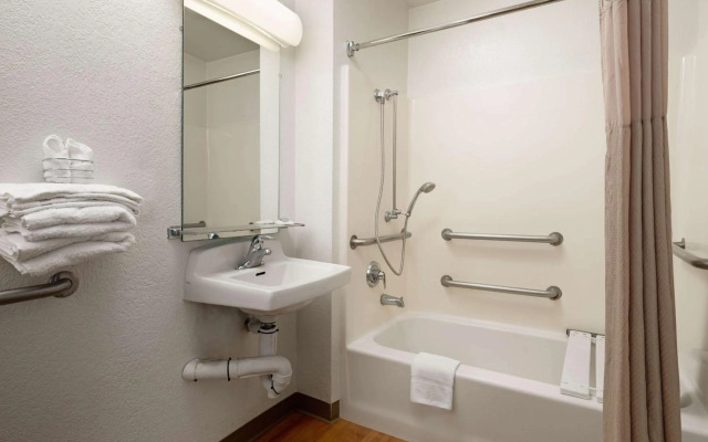 Motel 6 Camarillo, CA