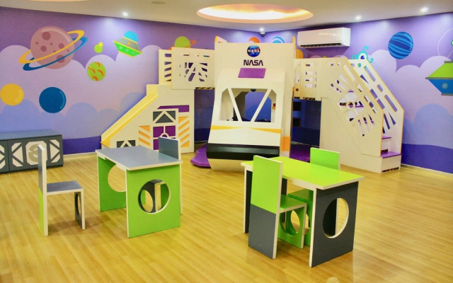 Menesse the City by Casago