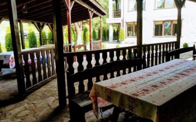 Casa cu flori