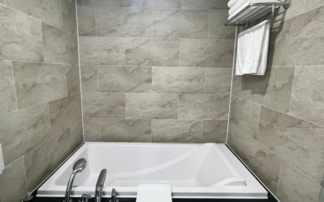 Raonstay In Perla Hotel